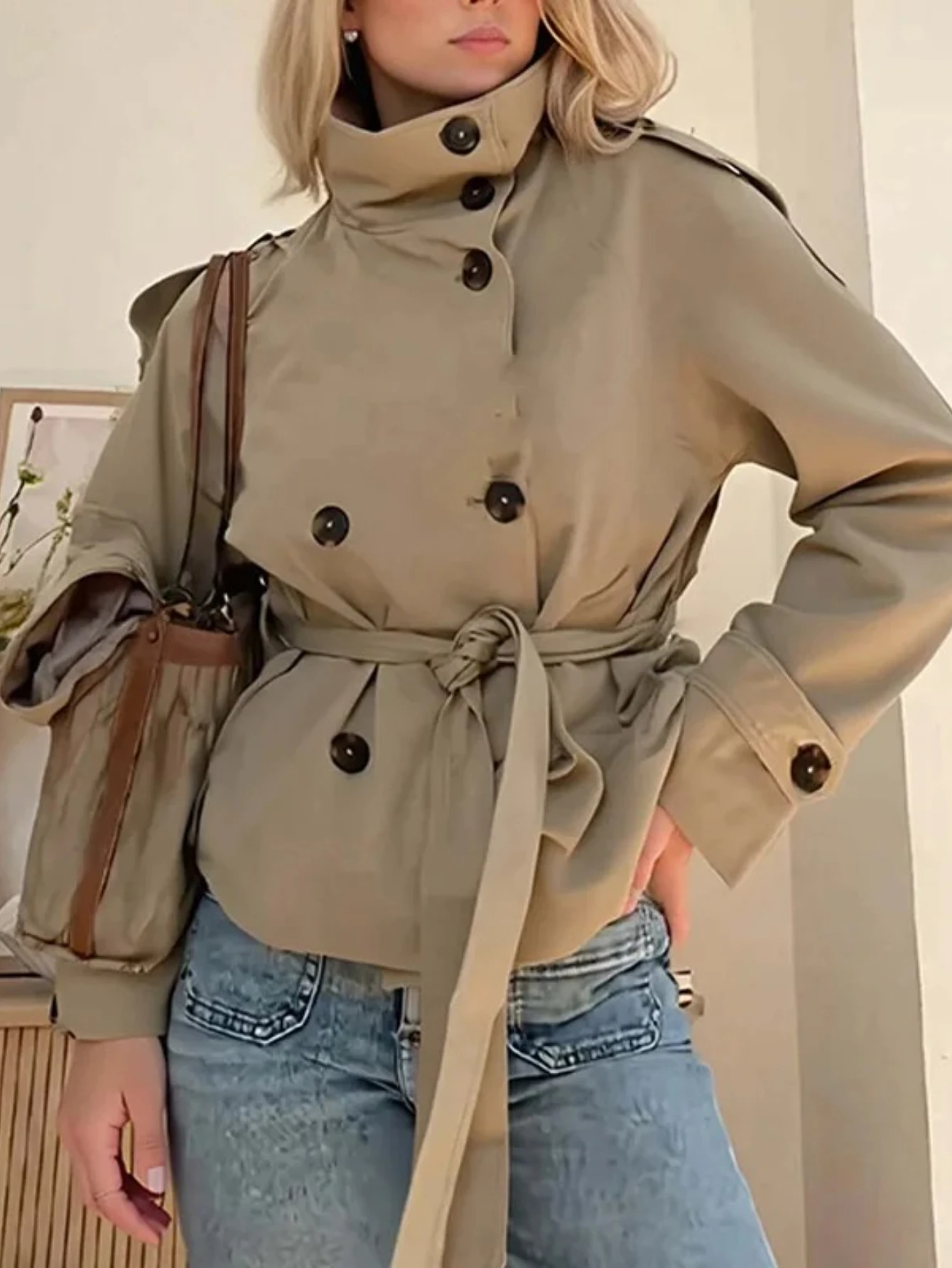 

Новый женский короткий плащ, двубортный, однотонный, с поясом на талии, осенняя повседневная куртка, верхняя одежда, осенняя мода