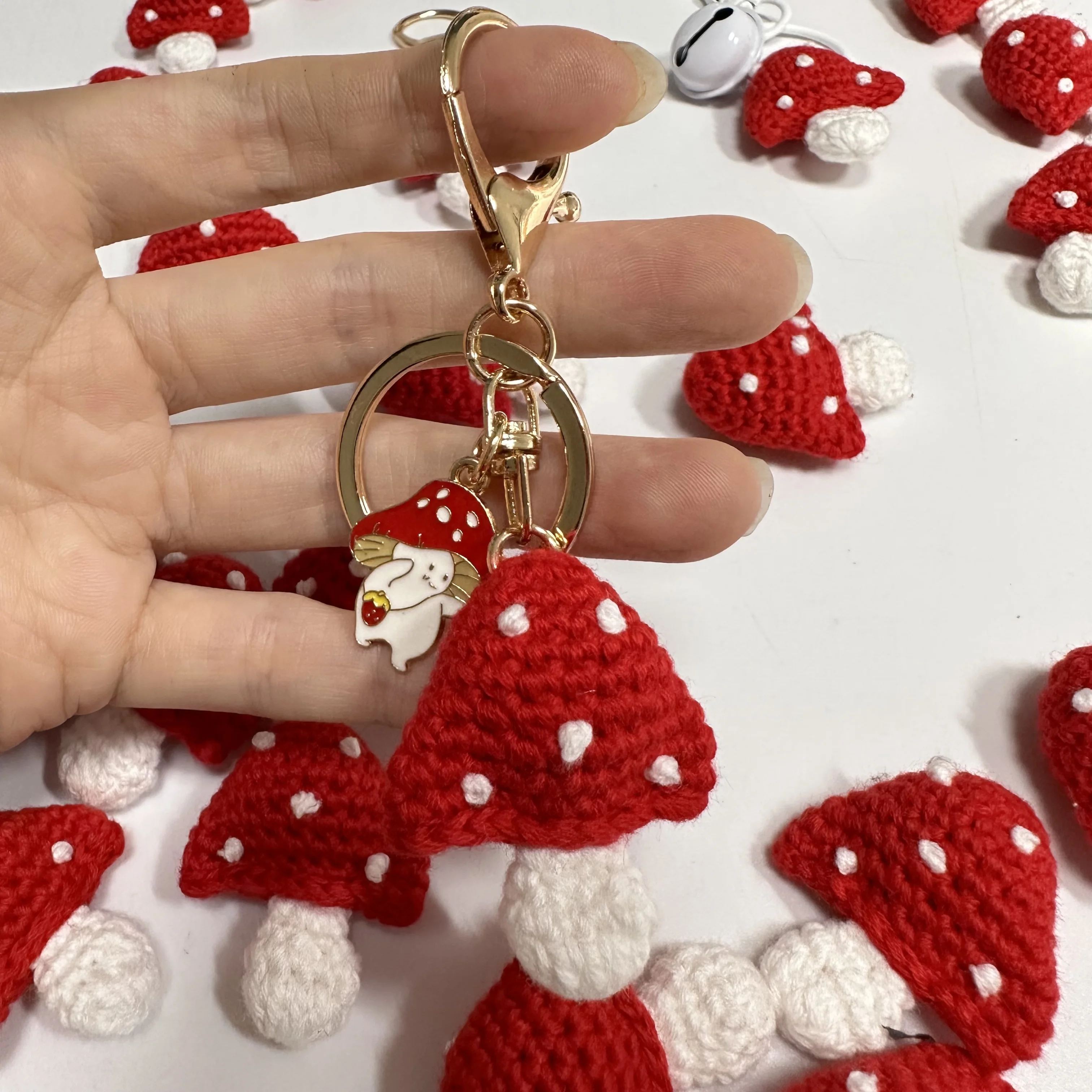 Handmade Cute Mushroom Charm Keychains Cartoon Mini Hand Knitted Car Keyring Lovely Backpack Handbag Pendant Couple Keyholder