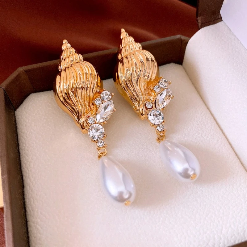 

Exquisite Temperament, Conch Shaped Fashion, Women's Earrings, Personalized Classic Accessories