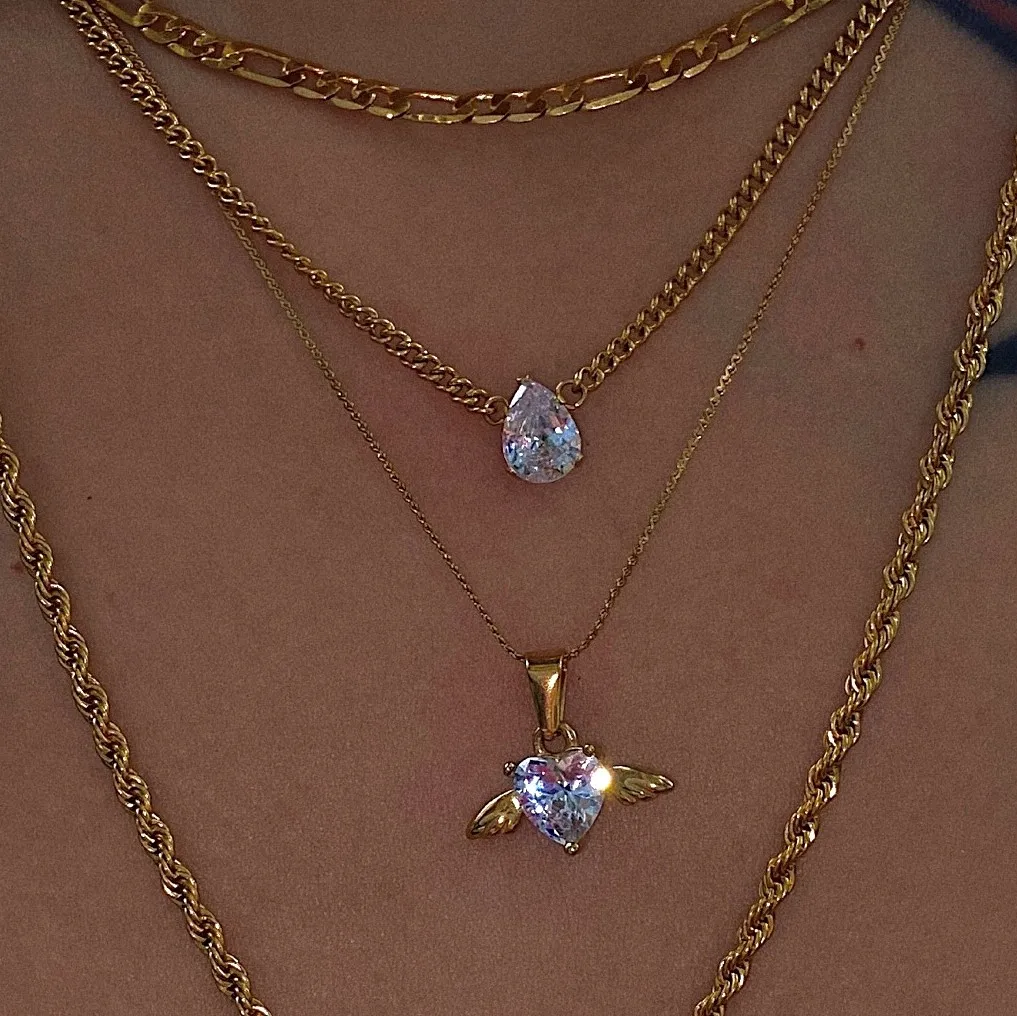 

DASEIN Chic Angel Wing Heart Zircon Pendant Necklace for Women Stainless Steel 18k Gold Plated Stacked Jewelry Accessories Gift