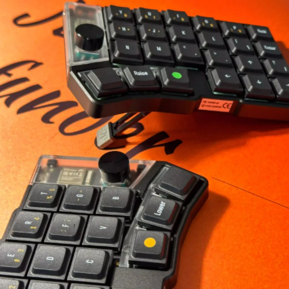 Tenting Cornix Wireless Split Keyboard in Line Wired Bluetooth Dual Mode Keyboard Kit Aluminium Kailh Choc V2 FR4 Vial  Game