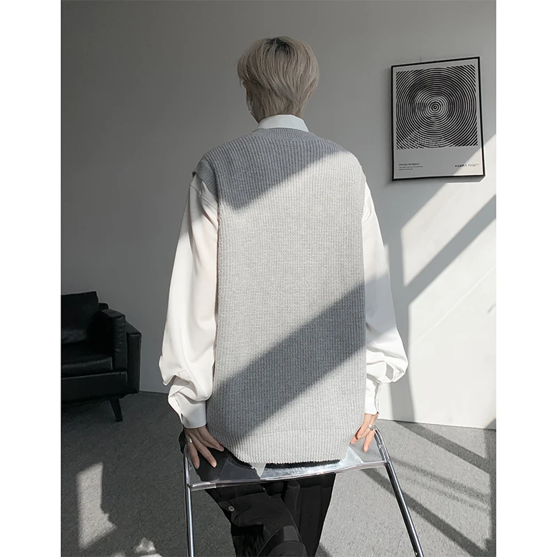 Autumn Black Sweater Vest Men Warm Fashion Casual Knitted Pullover Men Korean Loose Sleeveless Sweater Mens Jumper Clothes