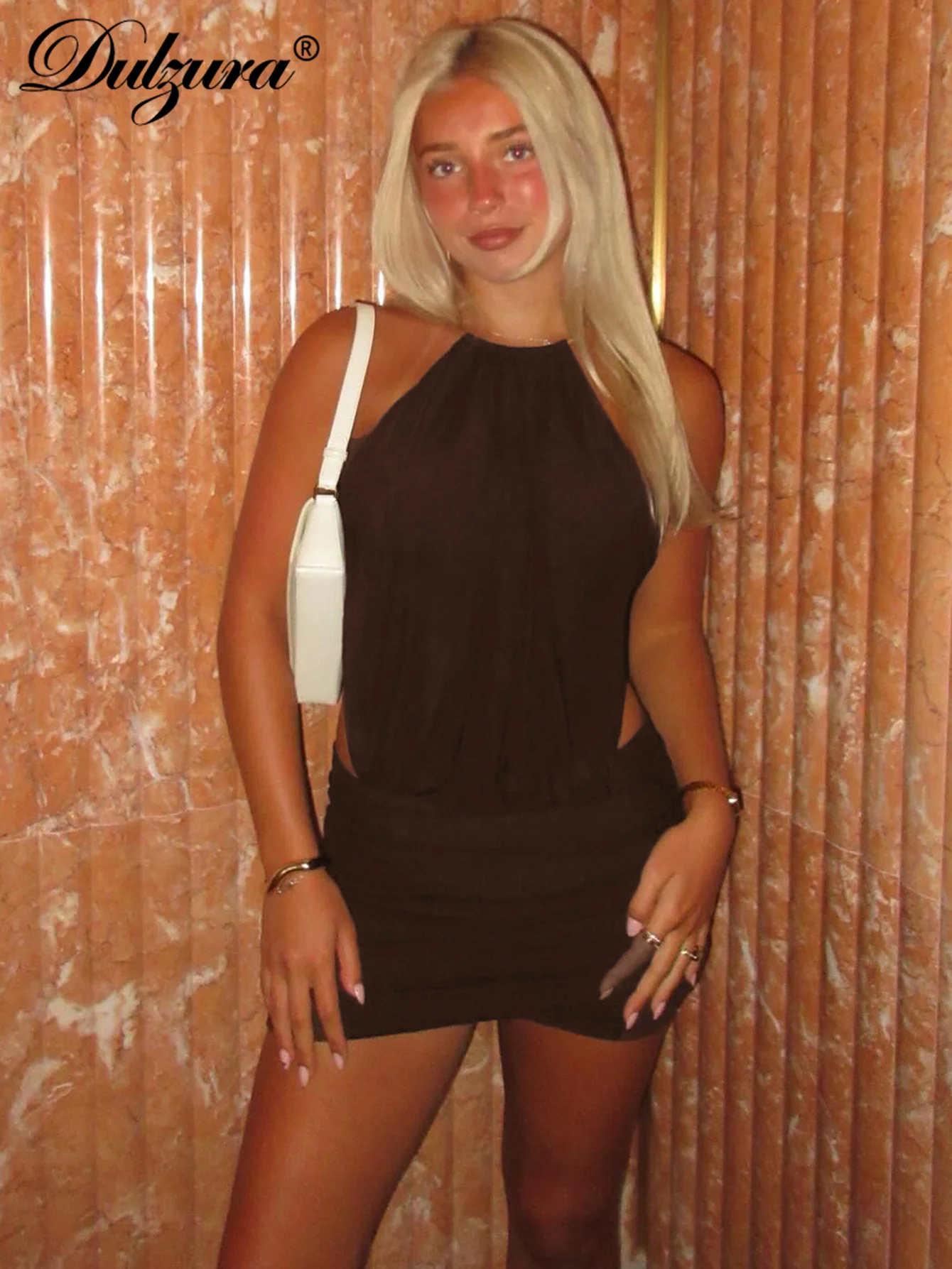 Dulzura Sommer Mode Sexy Metall Halter Backless Schlank Spitze Up Geraffte Mini Kleid Frauen Solide Elegante Party Club Straße Kleidung