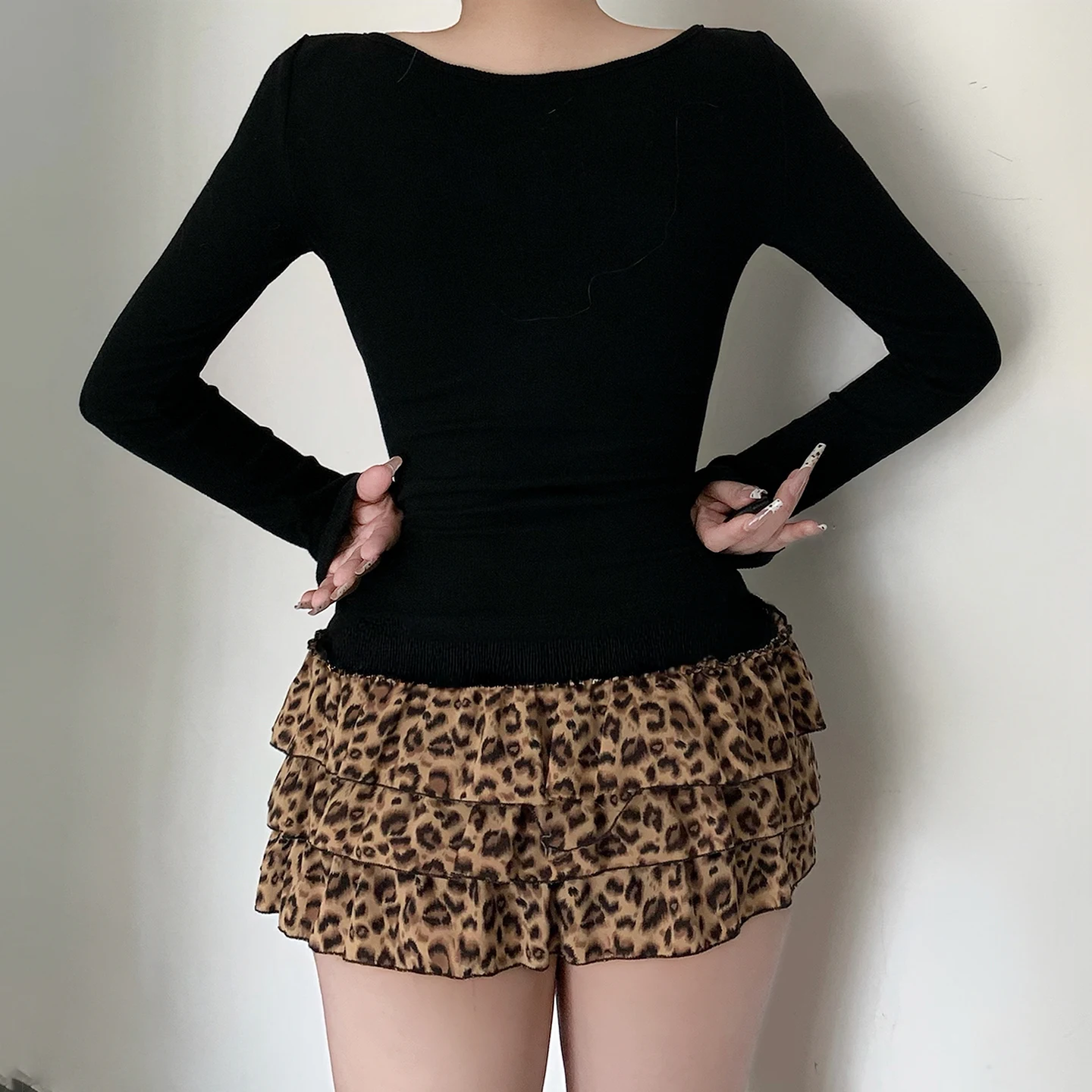 Holiday Vintage Beaded T Shirts Casual Basic Slim Deep V-Neck Long Sleeve Tees Women 2025 Autumn Spring Fashion Streetwear Lady