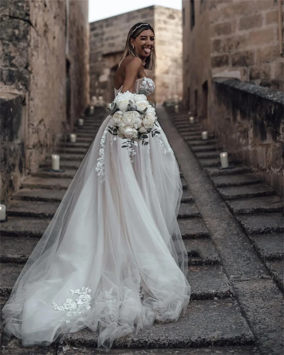 Robes de mariée élégantes sans bretelles pour femmes, appliques en dentelle et tulle, robes de mariée à col en cœur, train de cour, patients, quelle que soit la robe éducative, 2024