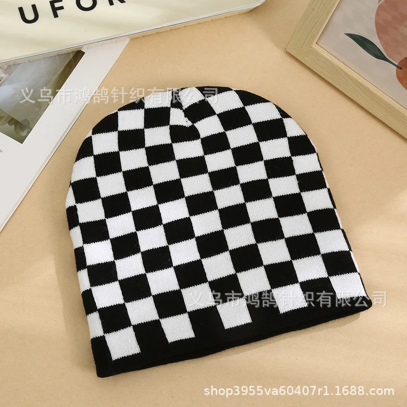 Adult Knit Hat Black and White Wave Pattern Knit Wool Hat Autumn Winter Couple Fashion Versatile Cow Print Beanie for Women