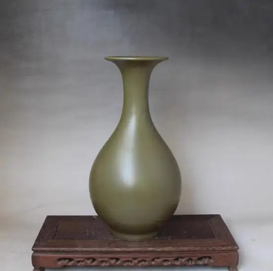 

Celadon Tea-leaf Glaze Yuhuchun Bottle Antique Porcelain Ornament for Collection