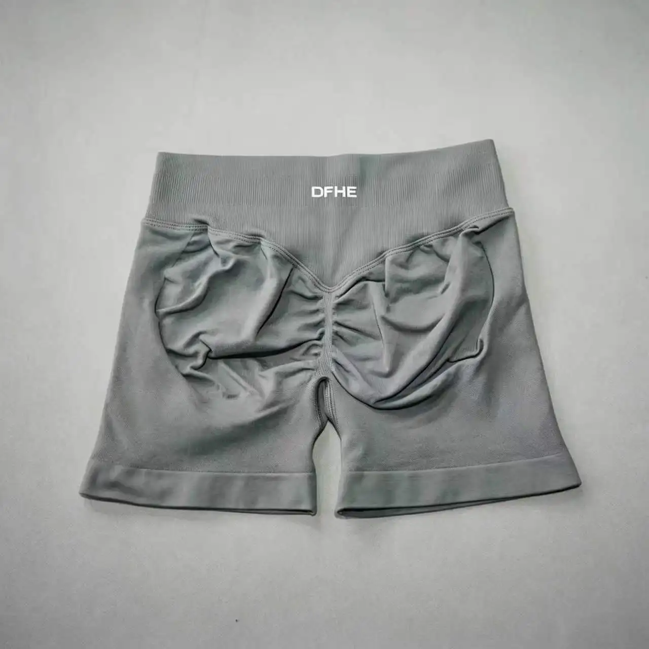 Pantaloncini yoga donna in nylon a vita alta