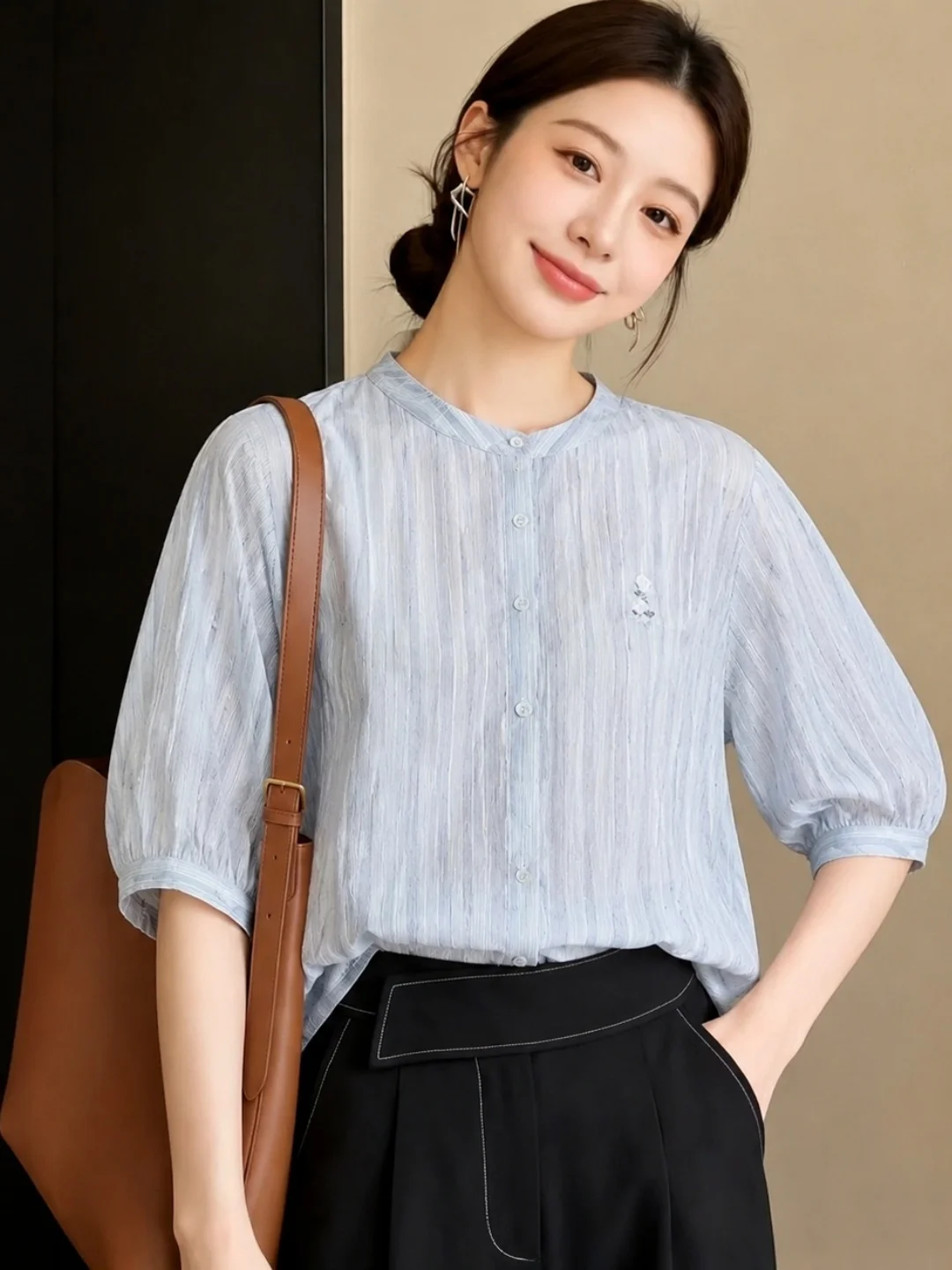 

2026 Summer Single-Button Commuter Shirt Versatile Slimming Elegant Style Korean Fashion Straight-Line Short Sleeve round Neck