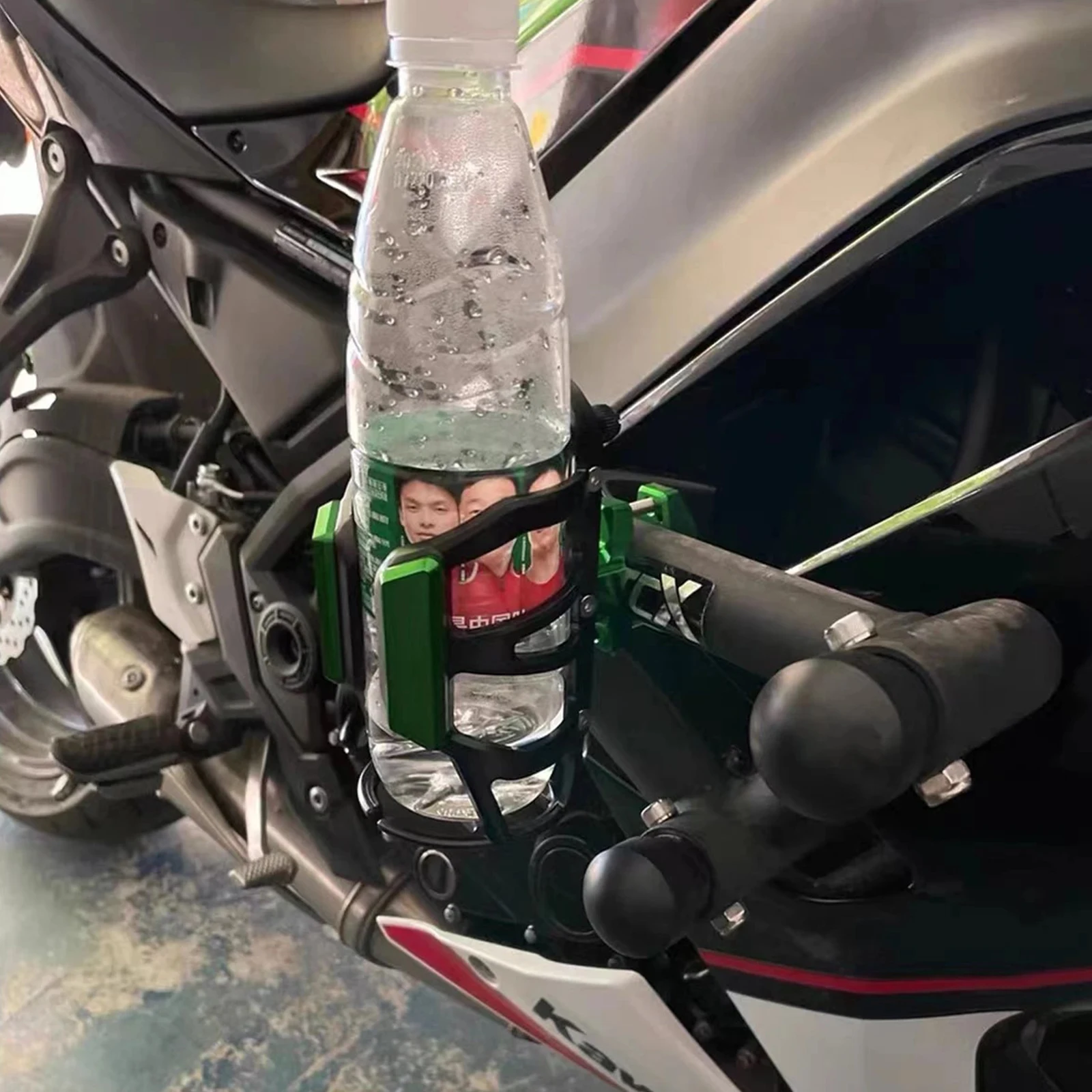 Universele motorfiets bekerhouder standaard montage drank waterfles montage drank bekerhouder gemodificeerde ondersteuning geen ponsen vereist