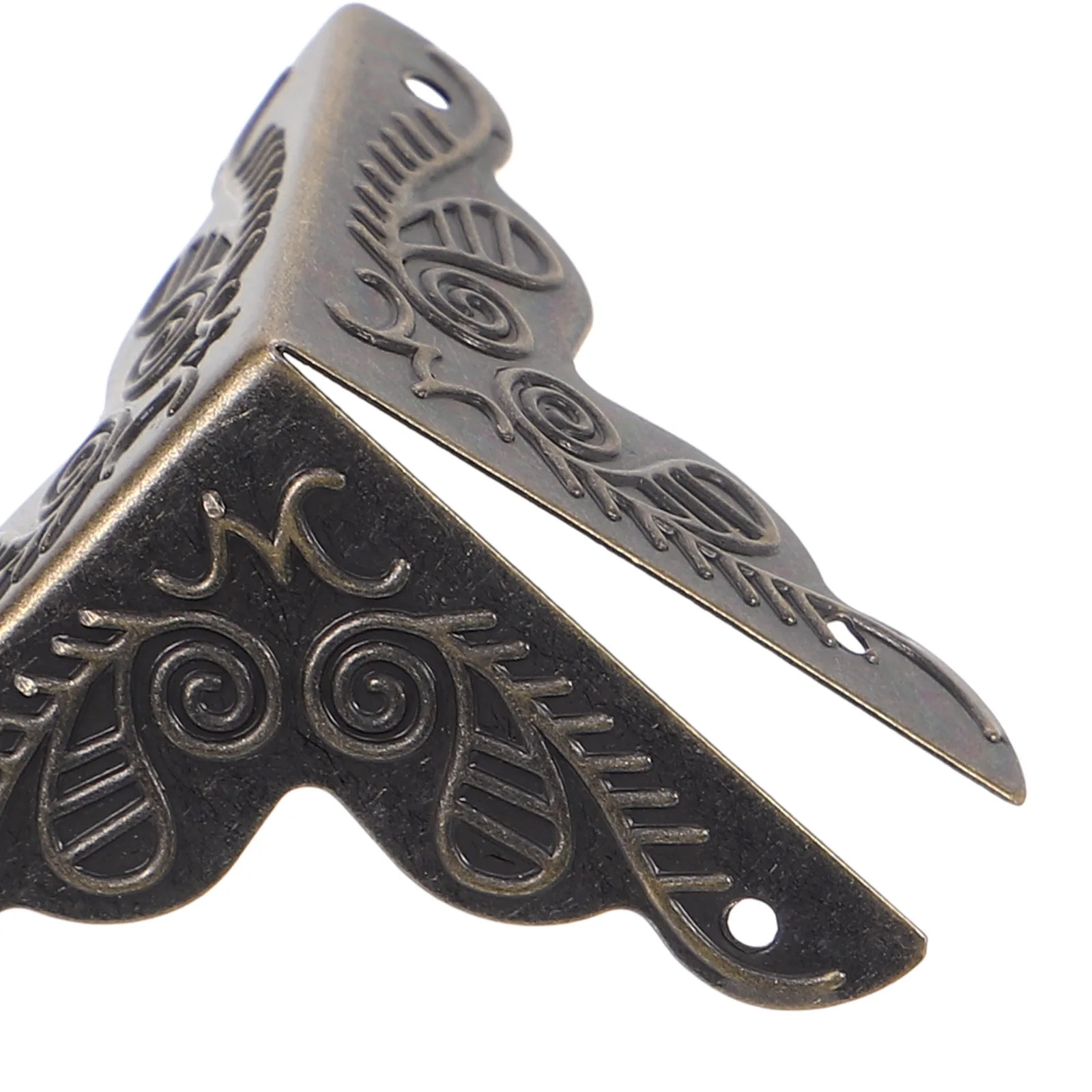 100 قطعة حماة زوايا الصدر الحديد خمر نمط صندوق حافة الحرس لخزائن المجوهرات الخشبية زخرفة الأثاث