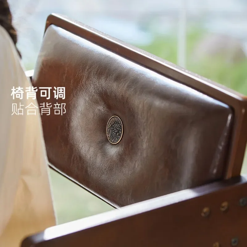 La sedia didattica per bambini può essere sollevata e abbassata