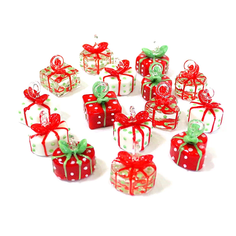 

Different Style Handmade Mini Glass Christmas Gift Box Pendant Ornament for Home Window Christmas Tree Hanging Decor Accessories