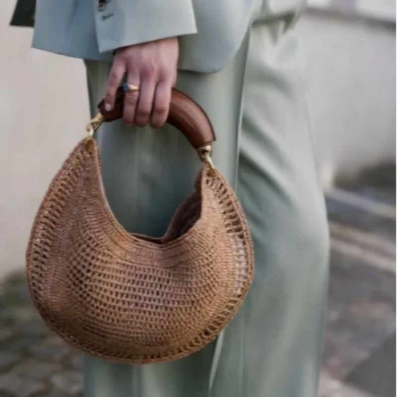 

Russian Popular Crescent Bag Woven Tote Luxury Pu Leather Handle Design Elegant Shell-woven Bag For Holiday Woven Underarm Bag