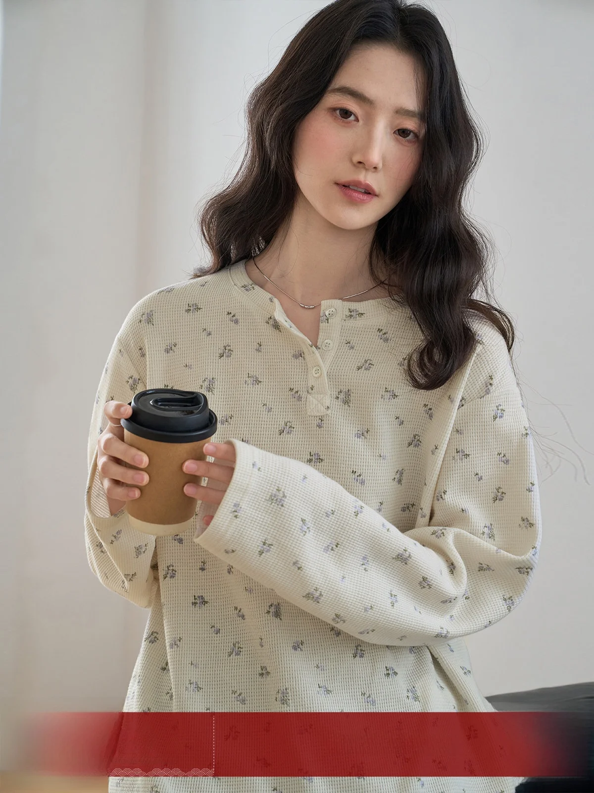 

Женский трикотажный топ MoZao Весна 2026 с цветочным принтом, свободного кроя, с длинным рукавом, воротником хенли, стройнящий, для повседневной носки