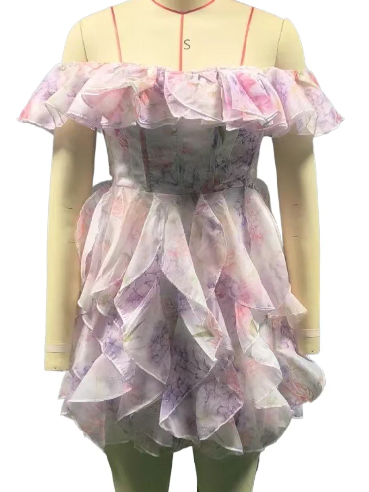 Mini abito con stampa floreale con spalle scoperte e top a tubo