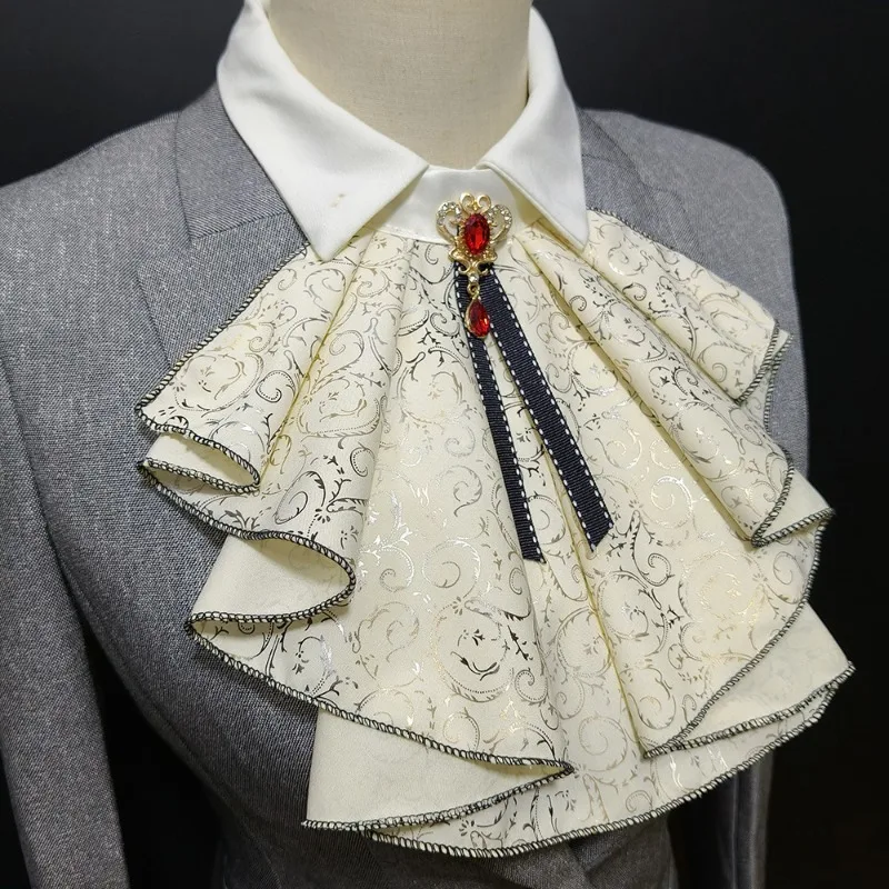 

Европейский и американский ретро-воротник бежевого цвета, можно сочетать с рубашкой-накидкой.