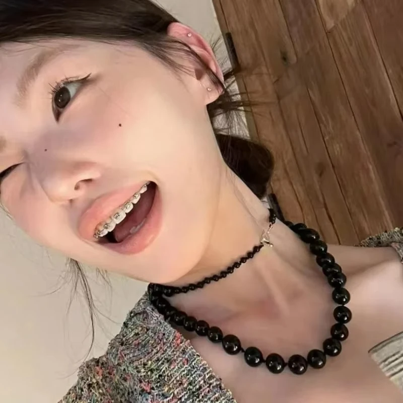 Elegant Red Beaded Necklace New Chinese Style Women Vintage Black Handmade Glass Beads Choker Girls Imitation Pearl Jewelry