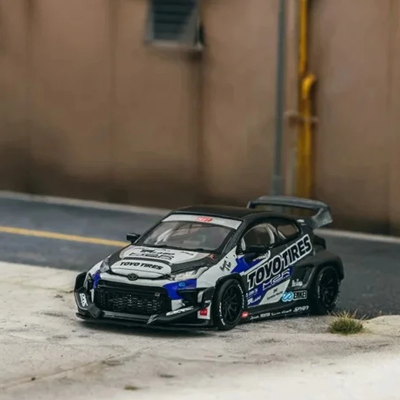 Tarmac Works 1/64 GR YARIS Hilux TOYO TIRES Alloy Toy Motor Vehicle Diecast Metal Model Gifts