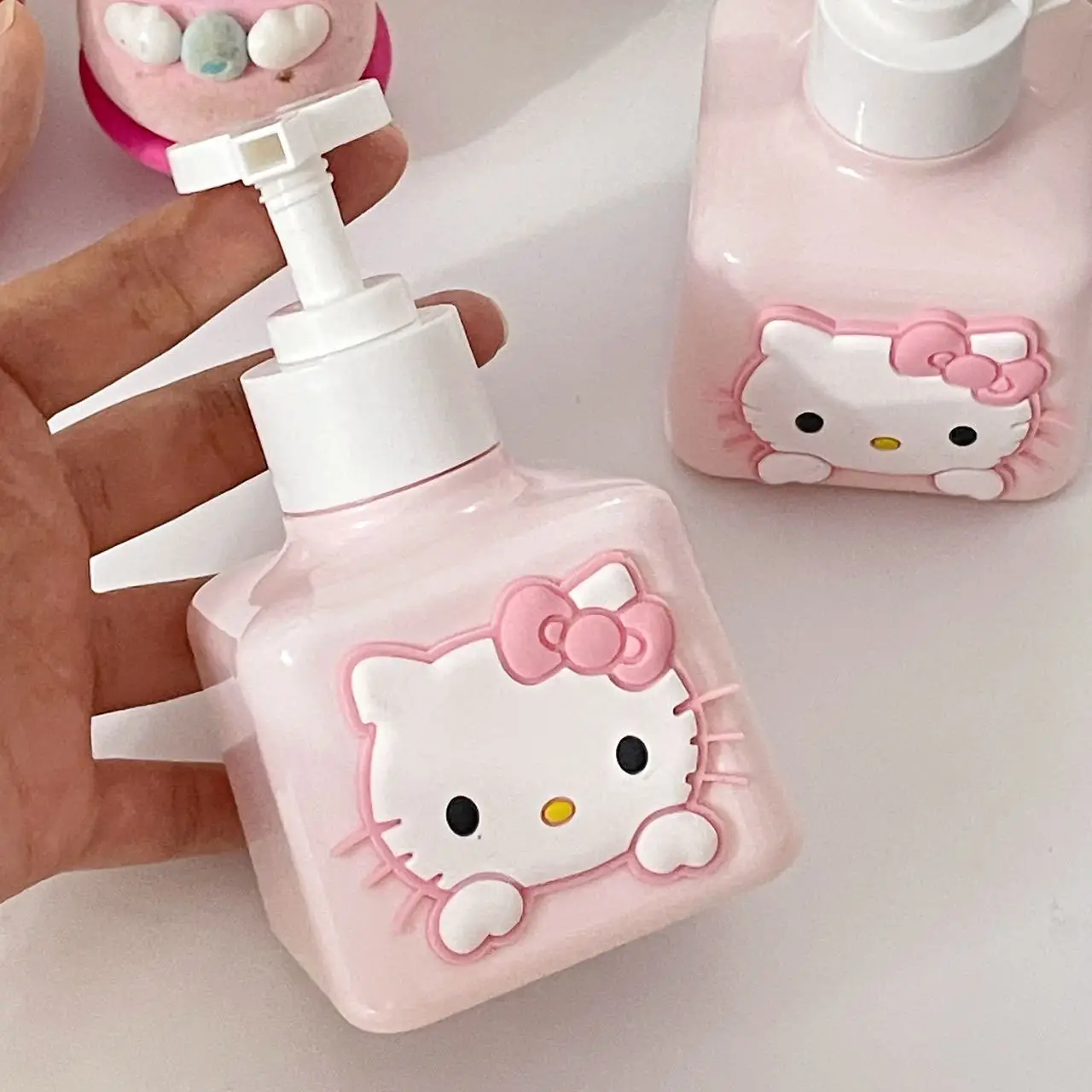 Kawaii الوردي كيتي زجاجة لطيف زجاجة معقّمة لليدين الديكور الديكور تقسيم المعبأة في زجاجات المحمولة زجاجة هلام الاستحمام بالجملة