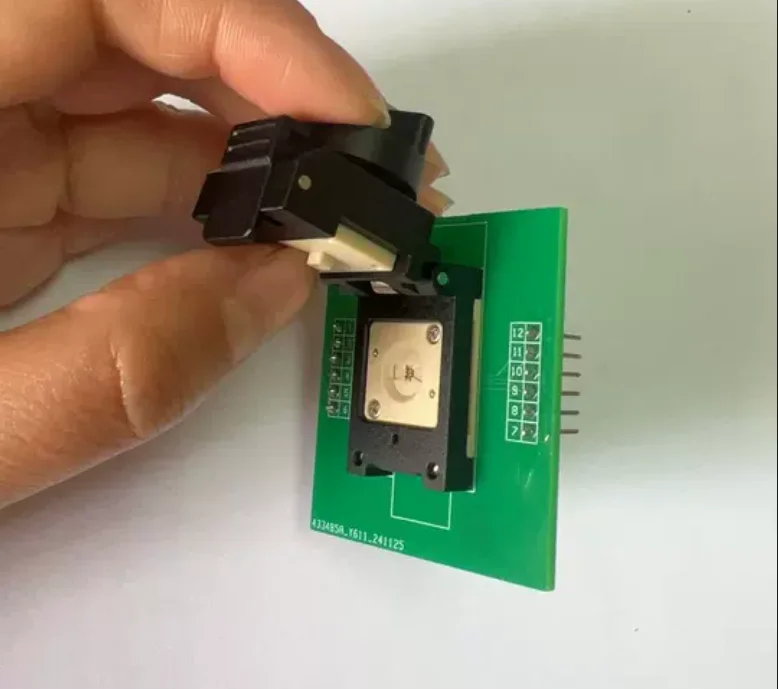 qfn40-テストスタンド-バーンインスタンド-エージングスタンド-qfn32-チップアダプタ-04-ピッチ-ic-コネクタ-テストスタンド