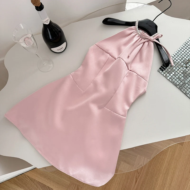 Party Club rosa Satin Kleid Perlen Party sexy Mini Neck holder Frauen kleid Sommer A-Linie Taille ärmelloses Kleid kurzes Kleid