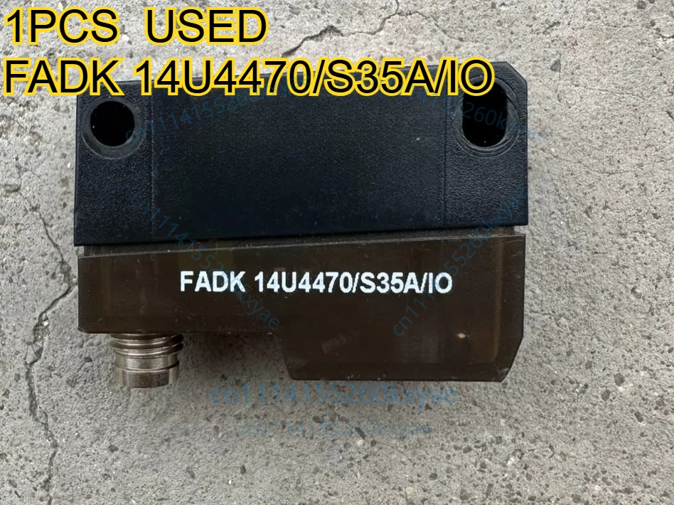 1pcs diffuse reflection photoelectric sensor model: fadk 14u4470/s35a/io