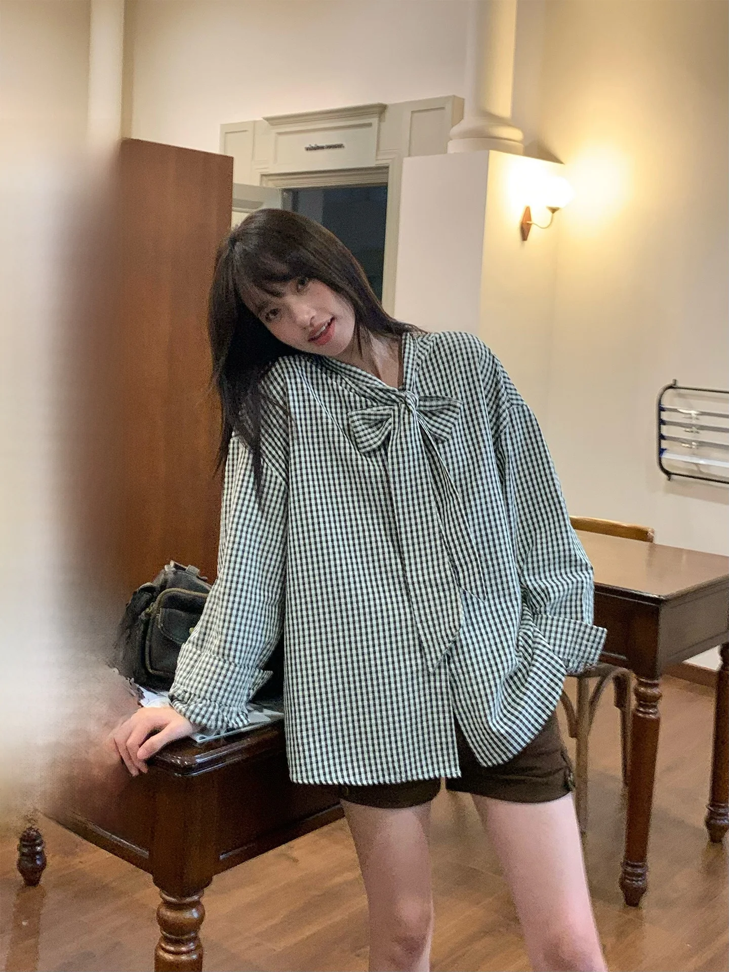 

Ele Loose Long Sve irt Women's Faion Korean Design Knot Tie Plaid Top Anti-Wear Age-Defng Autumn Wear