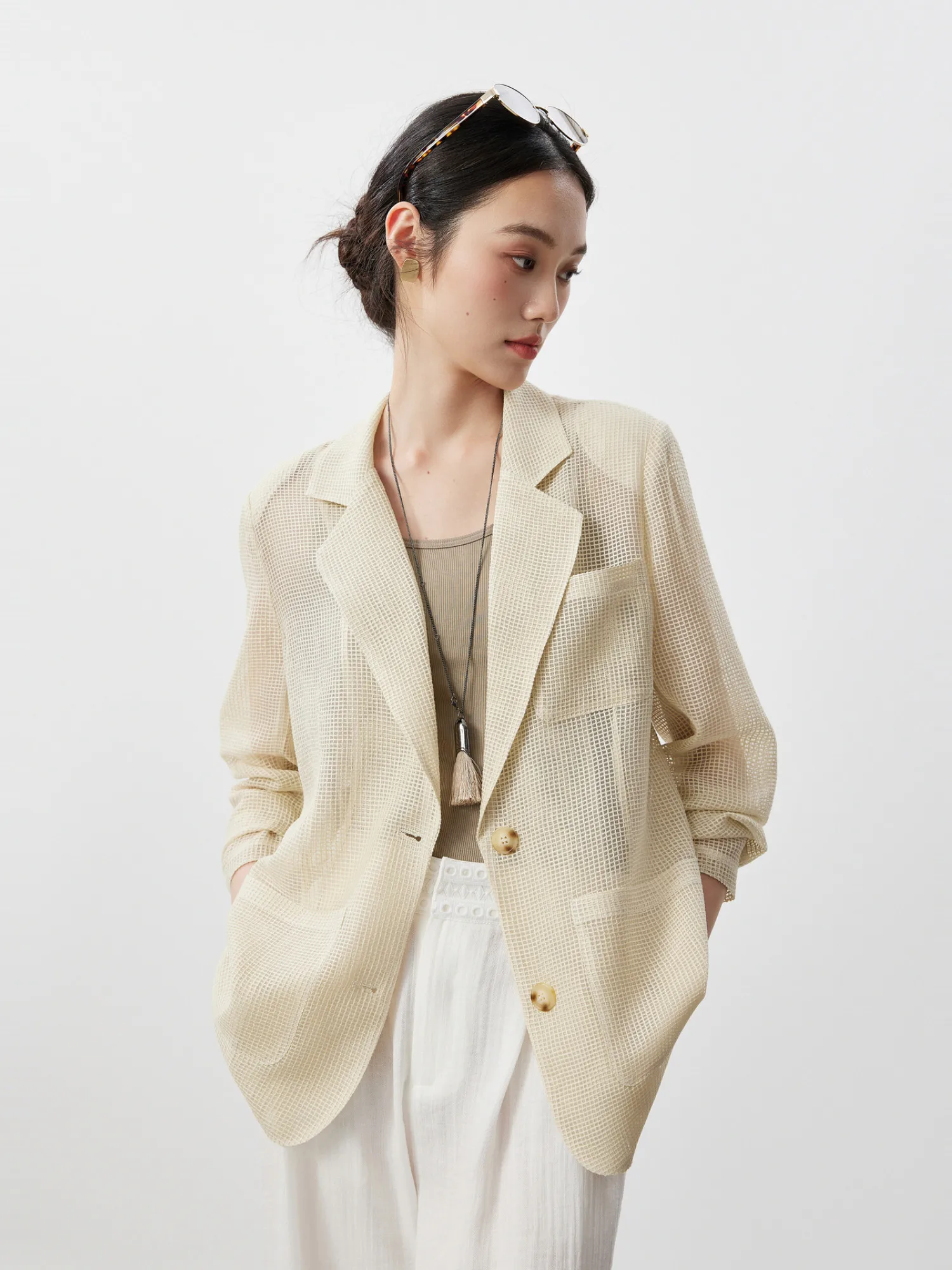 

Elegant Old Money Grid Hollow Flip Collar Tailored Women's Suit Jacket 2026 New Style Versatile Straight Tube Long Sleeve