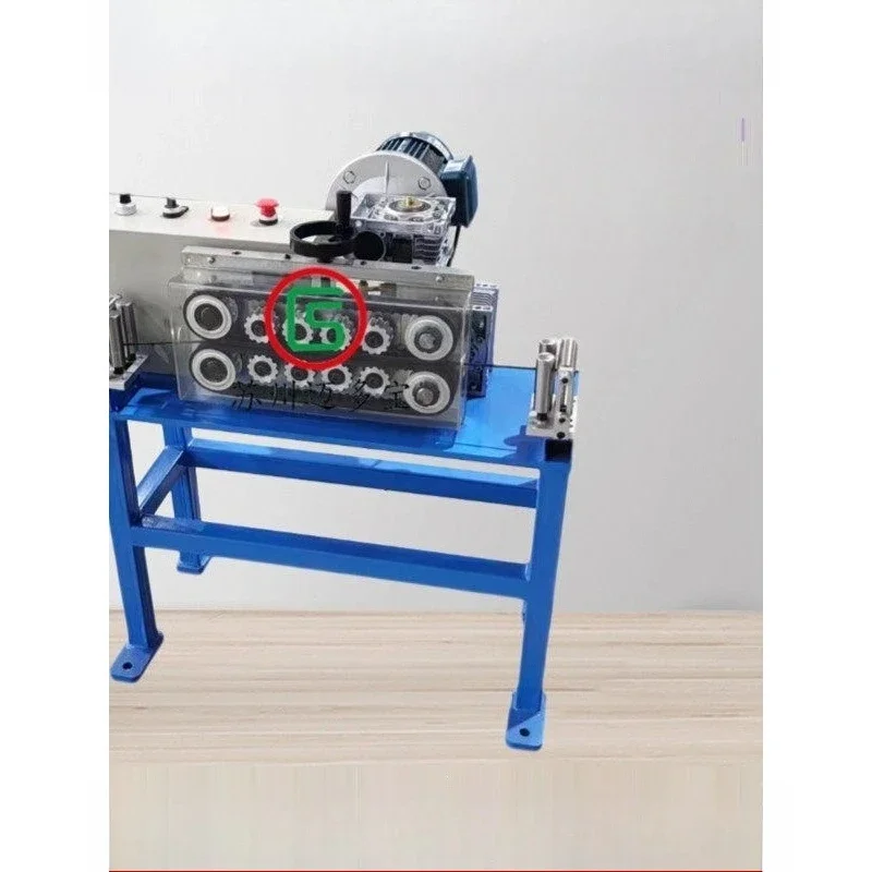 Pipe crawler traction straightener, compared to crawler traction conveyor straightening meter