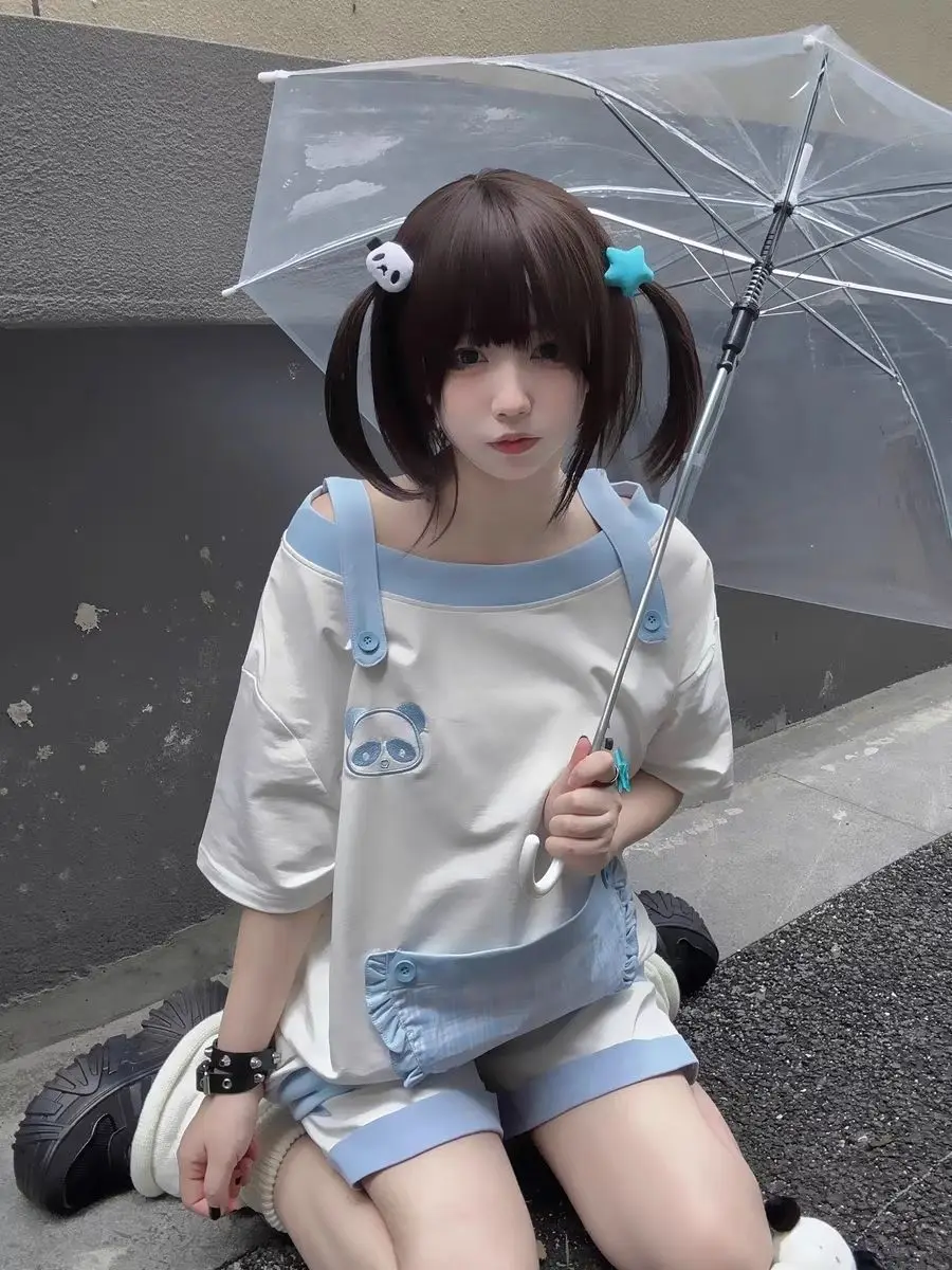 

Japan Cute And Sweet Soft Girl Embroidered Landmine Aqua Color-Blocked Off-Shoulder Short-Sleeved Sportswear