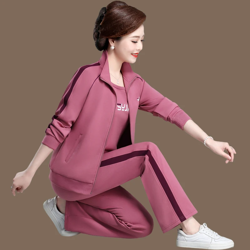 

Стильный осенний комплект из трех предметов большого размера для женщин среднего возраста и пожилых мам: повседневная свободная спортивная одежда для женщин