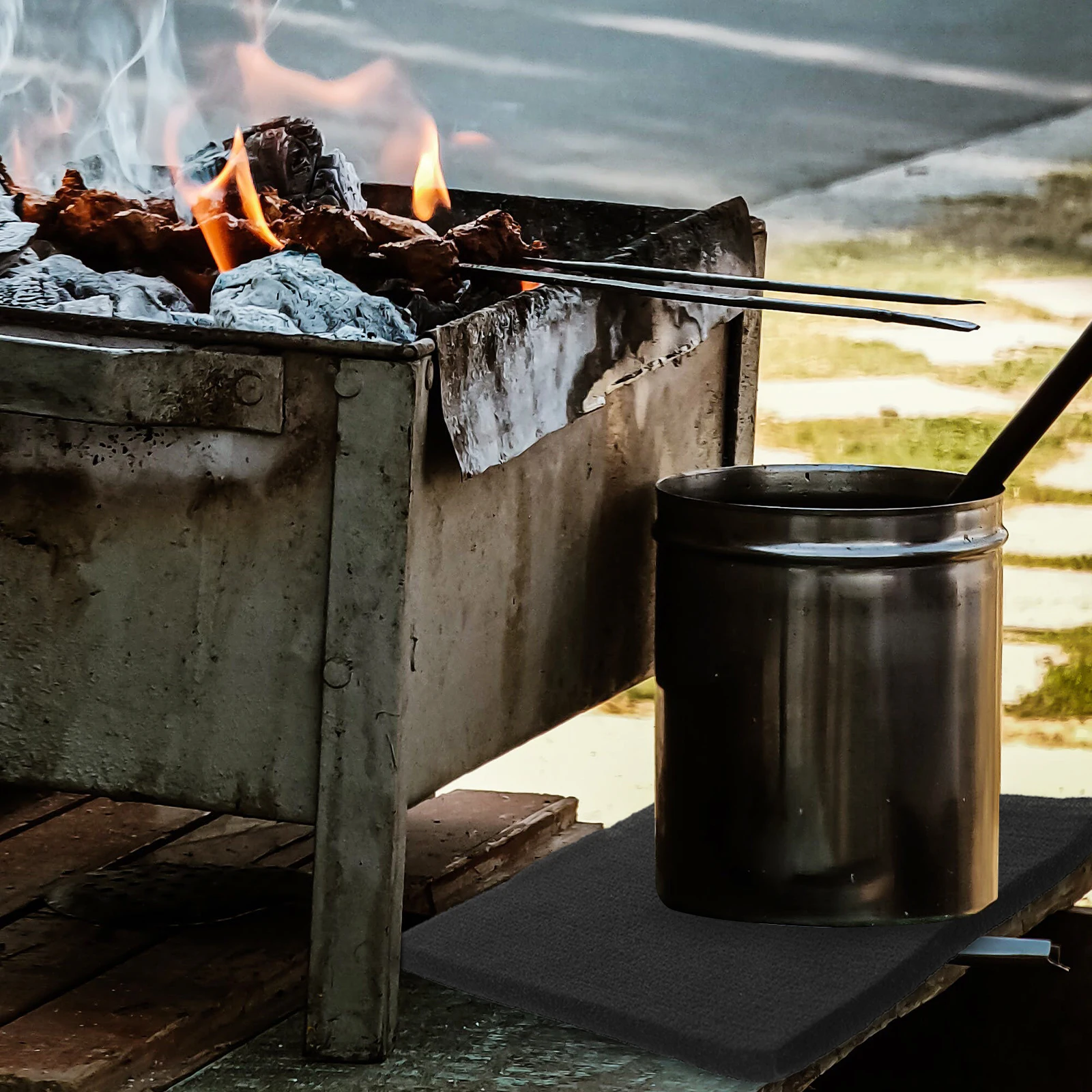 

Welding Fireproof Blanket 20x20cm Fire Resistant Mat Lightweight Soldering Protection Blanket Campfire Fireproof Mat