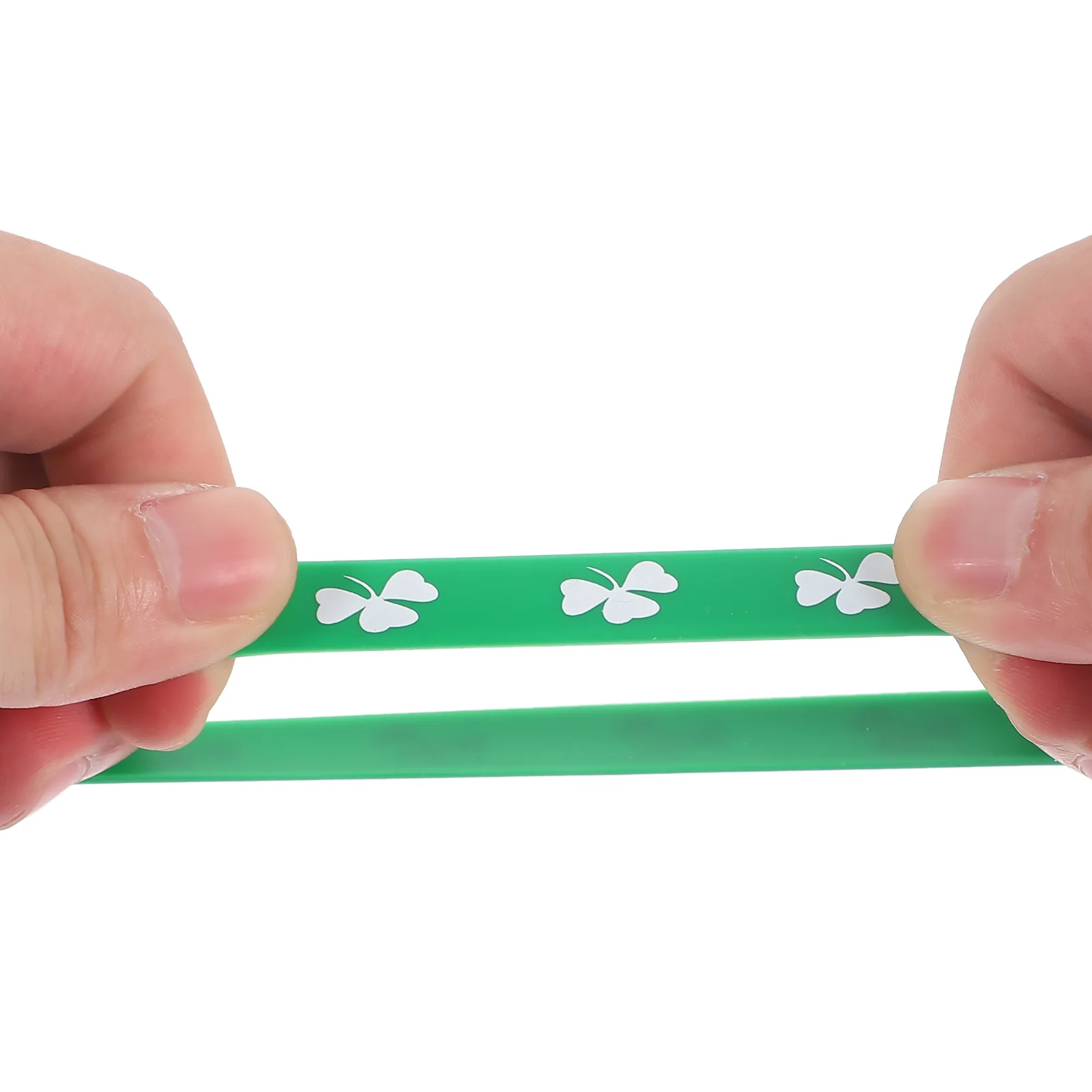 

6Pcs Shamrock Silicone Bracelets St Patricks Day Wristbands Party Favors Wrist Decoration Festival Accessories