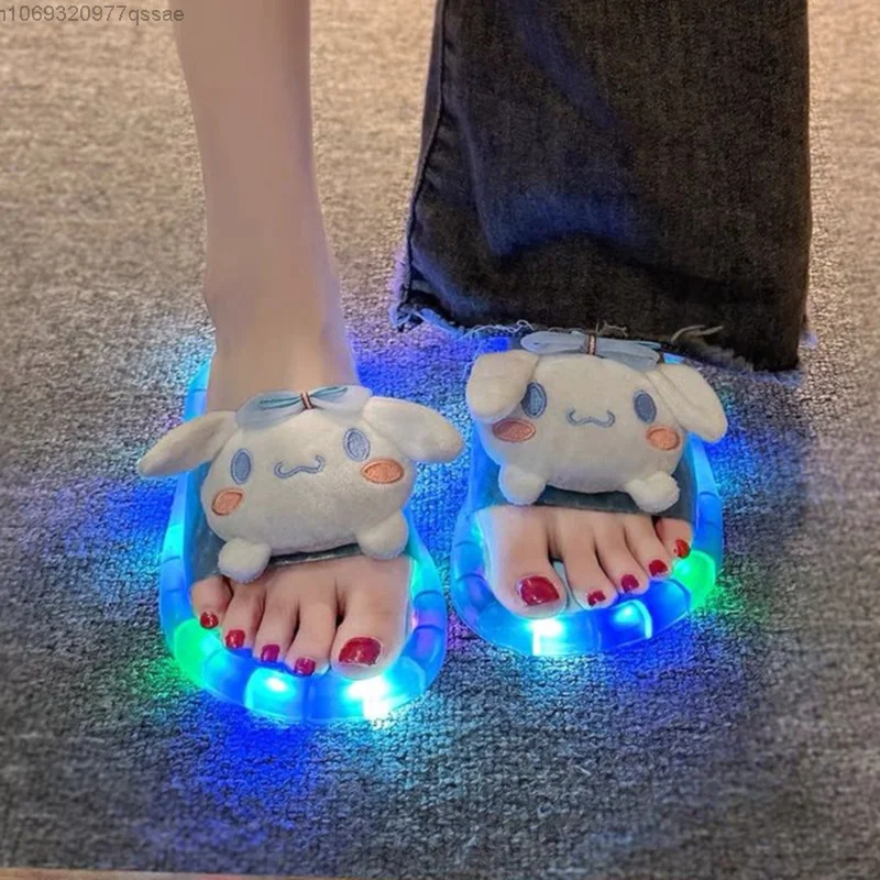 Sanrio Cinnamoroll Melody pantofole luminose per le donne Y2k Summer Beach Wearing 2023 New Celebrity Super Fashion Cute Home Shoes