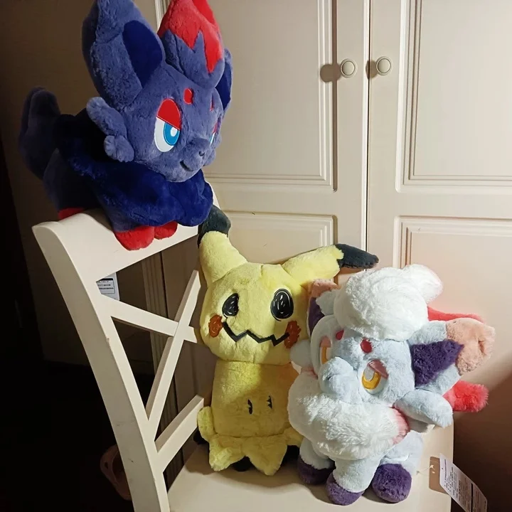 Juguetes de peluche genuinos de PokéMon, serie de abrazo esponjoso, juguete de peluche, Bola de pelo de oruga, muñeco de compañero calmante, regalo de cumpleaños para niños