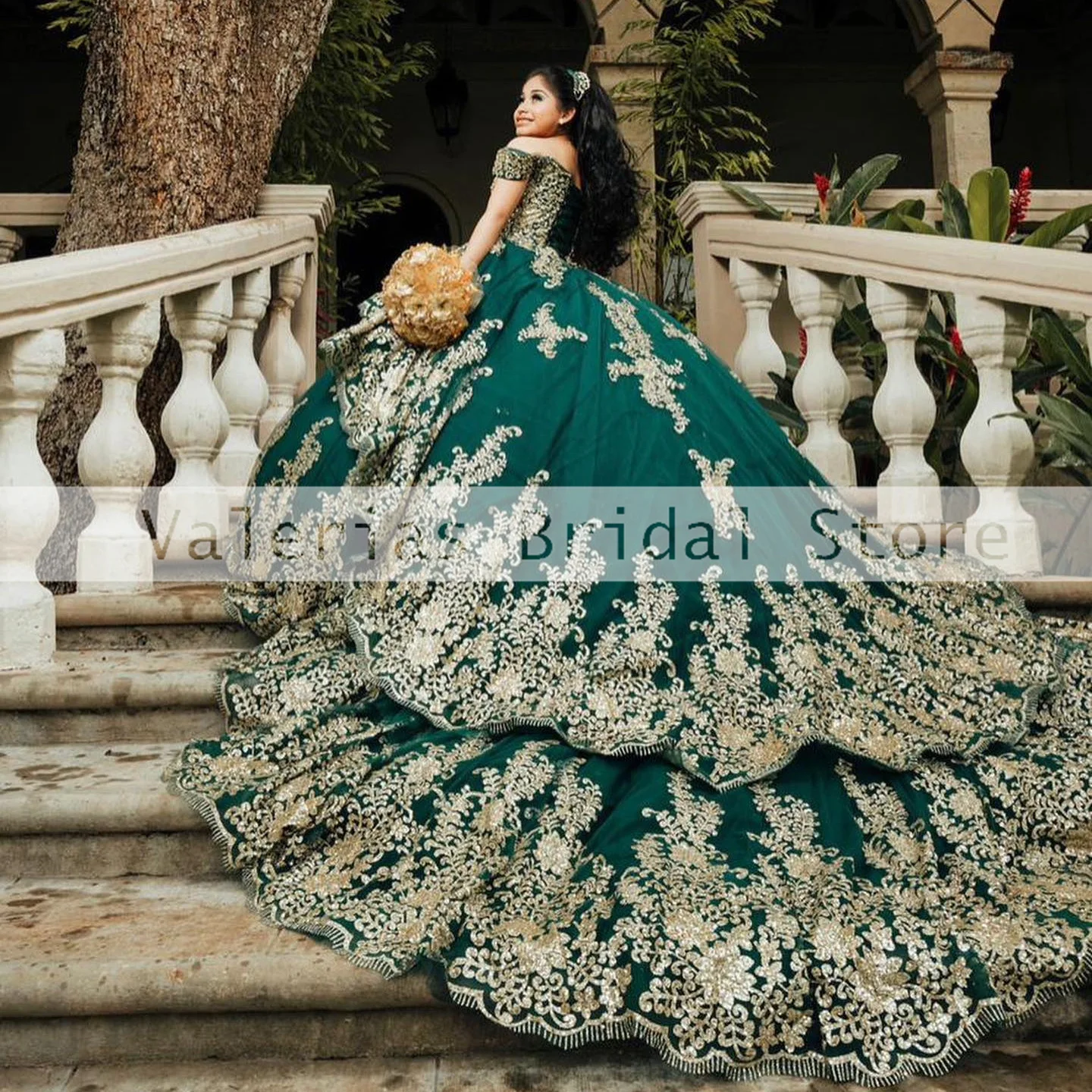 Green Quinceanera Dress Gold Sequin Appliques Princess Ball Gown Off The ShoulderSweet 15 16 Dress Luxury Vestidos Customized