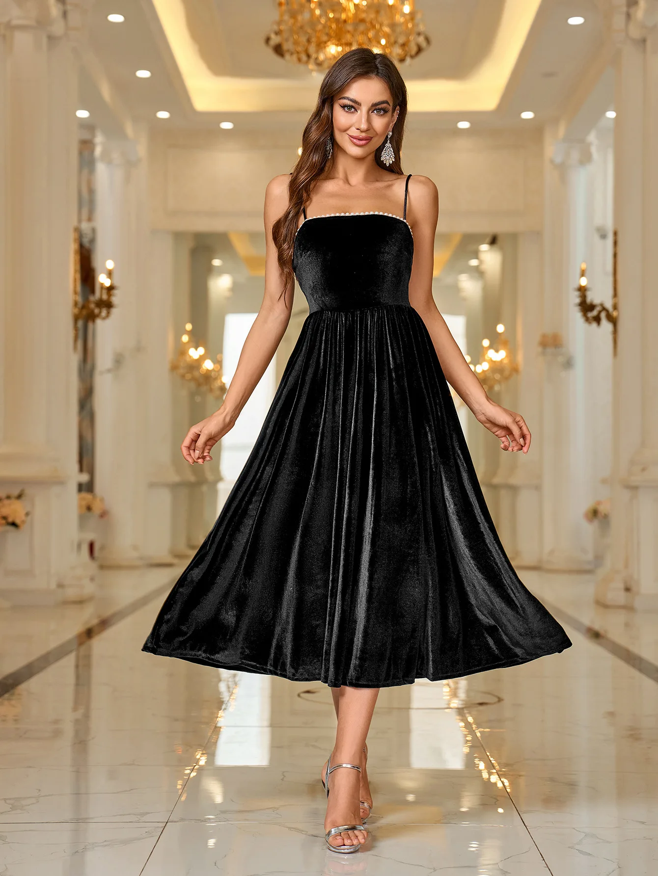 Vestidos elegantes de corte a para mujer, vestido de cóctel con hombros descubiertos y tirantes finos, vestido Formal negro de fiesta de noche con perlas de lujo