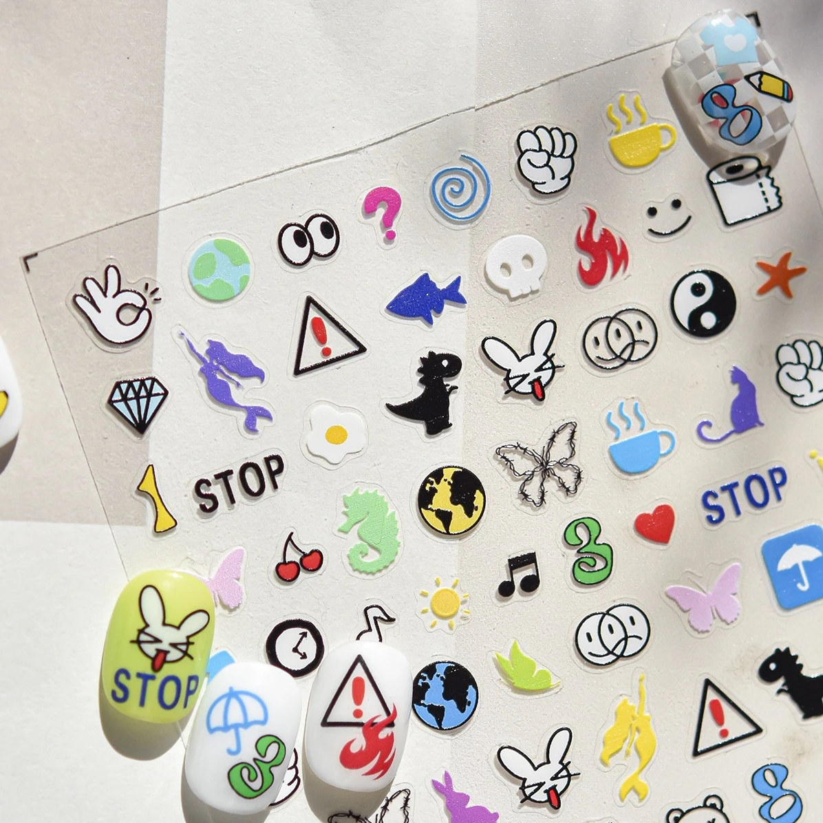 الفواكه الحيوانات نمط النقوش ورقة كرين الأسماك عدد العين ساعة الوقت ستار تاج قلم رصاص ديناصور مسمار الفن ملصق مانيكير مائي