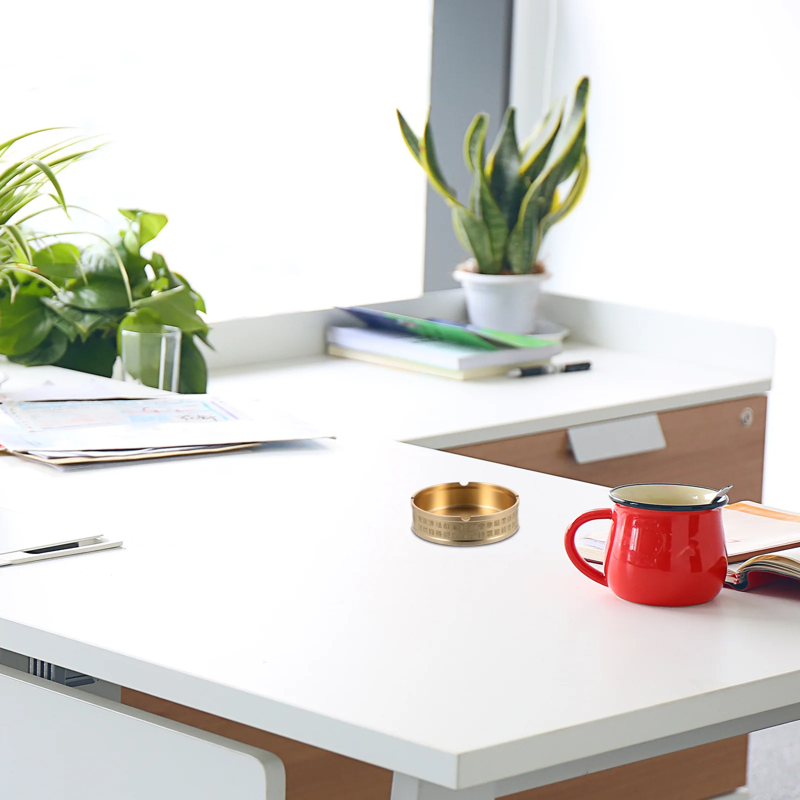 

1pc Brass Ashtray Round Metal Cigarette Holder Desktop Home Office Vintage Style Gift For Smoker Household Ashtray