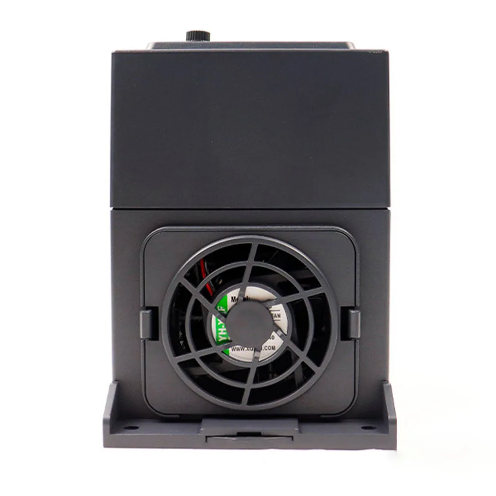 380V 0.75KW Three-Phase VFD Drive with Keypad Panel for Setup and Adjustment in Industrial and Workshop Environments