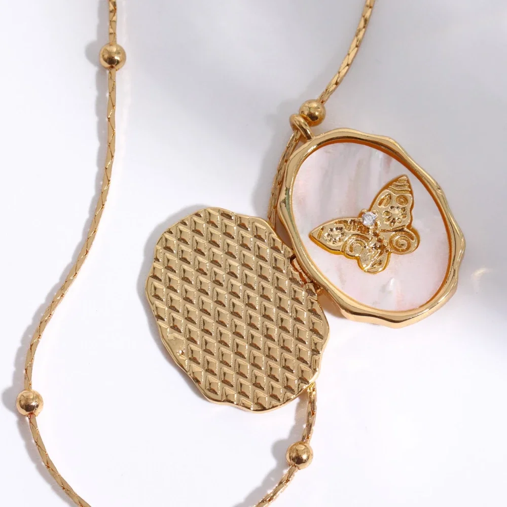 Vintage White Shell Butterfly Necklace for Women Openable Album Photo Frame Locket Geometric Pendant Necklaces Elegant Jewelry