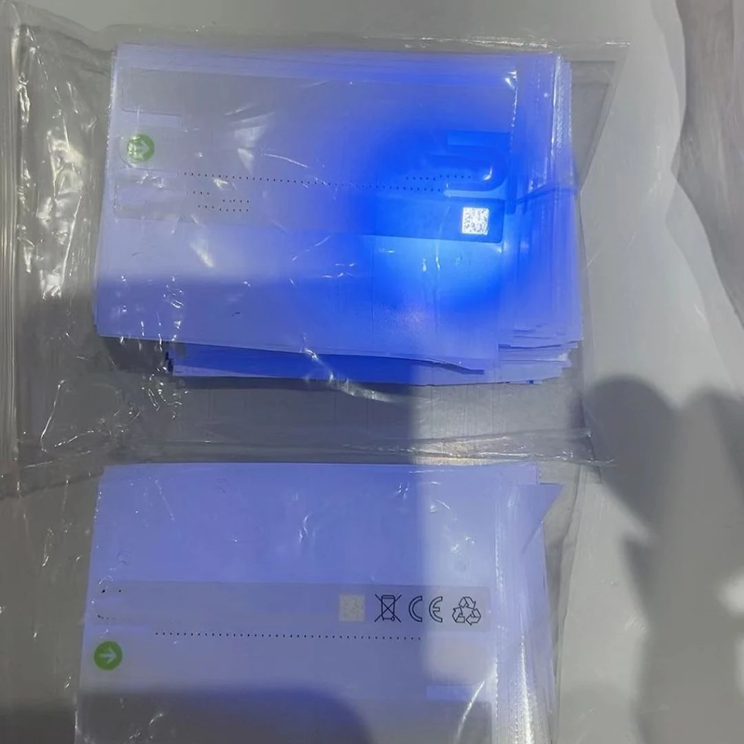 

50 комплектов оригинальной уплотнительной наклейки для закрытия телефонной коробки для iPhone Air 17, 16, 15, 14, 13 SE, уплотнительный ремешок с синей подсветкой, предотвращающий поддельный