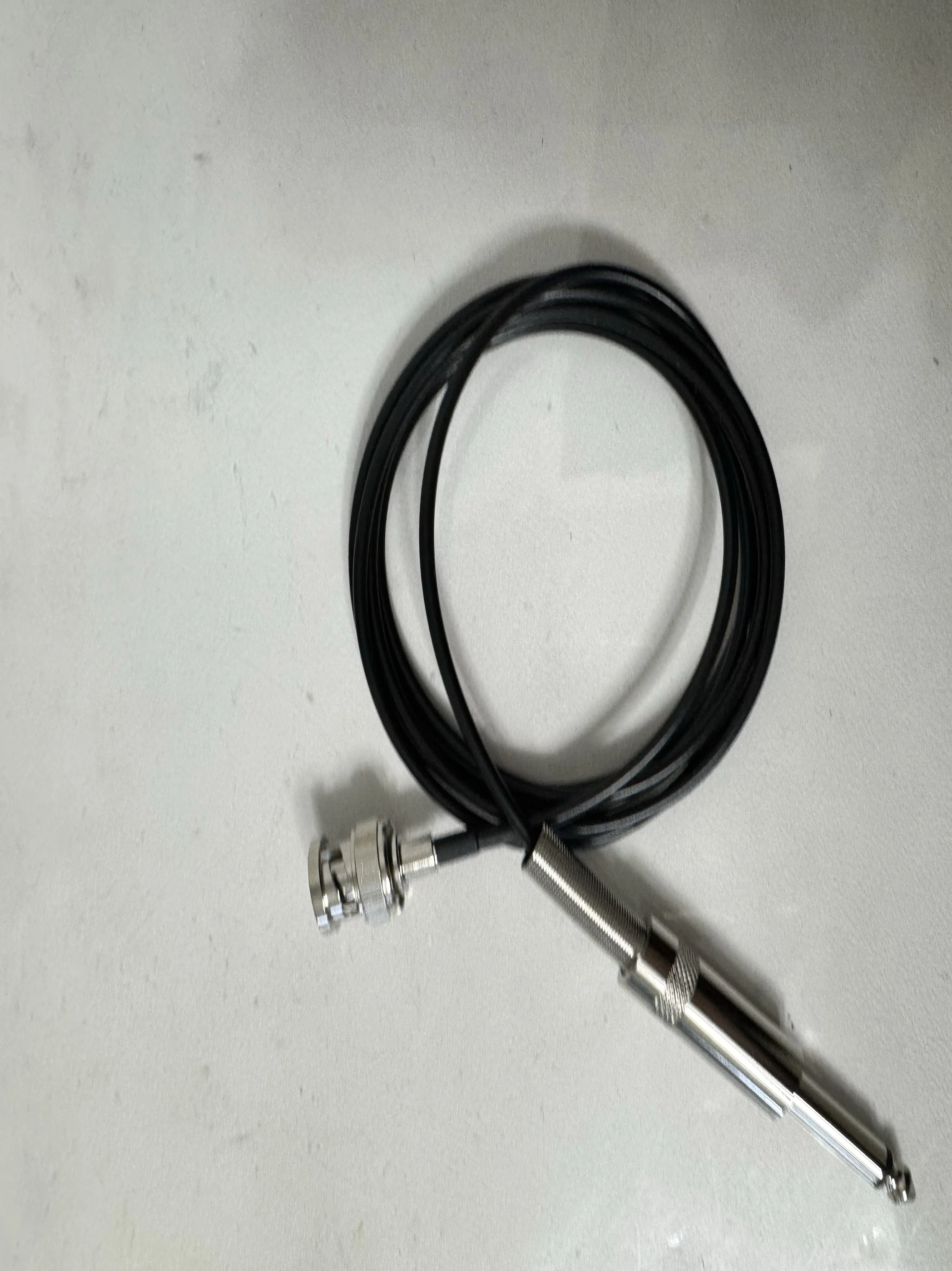 Соединительный кабель для искусственных ушей