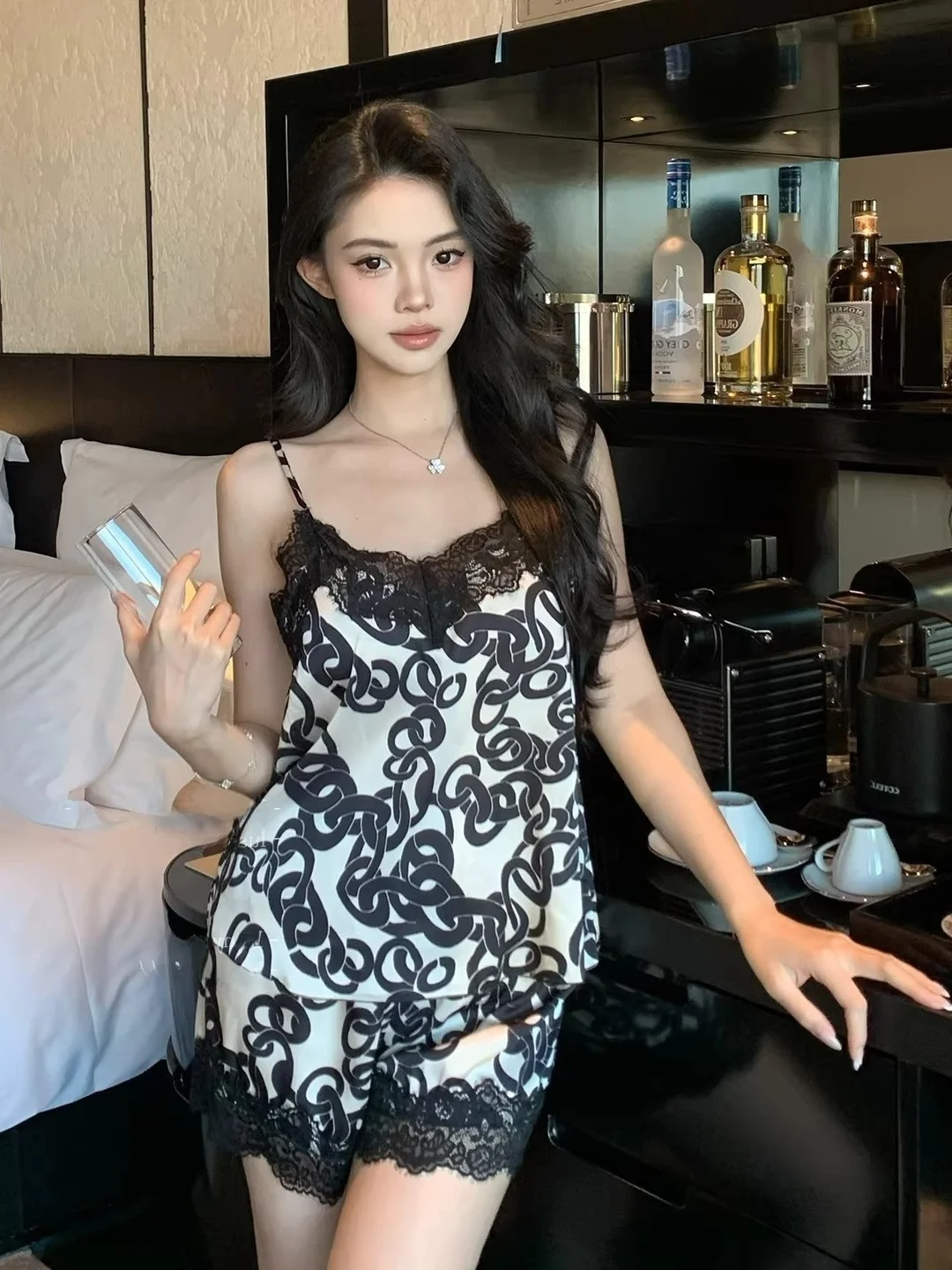 

Elegant Floral Lace Backless Thin Short Sleeve Sleep Dress Large Size 300 Pounds Comfortable Home Wear Summer Nightgown