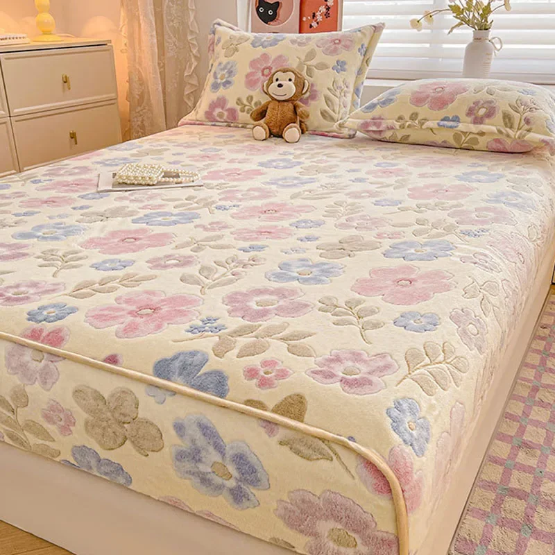 Autumn and Winter Plush Fitted Sheet Set Non-Slip Milk Velvet Bed Cover with Pillowcase Thickened Warm Printed Bedding Textiles