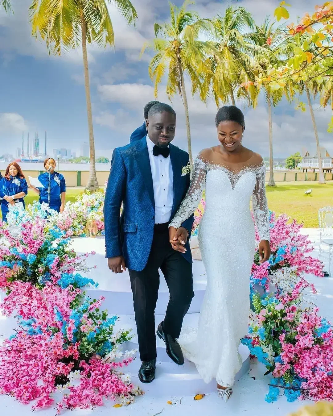 ชุดแต่งงานโบโฮไซส์พลัสแบบสั่งตัด ประดับมุก พร้อมกระโปรงถอดได้ ดีไซน์หรูหรา แขนยาวแบบซีทรู