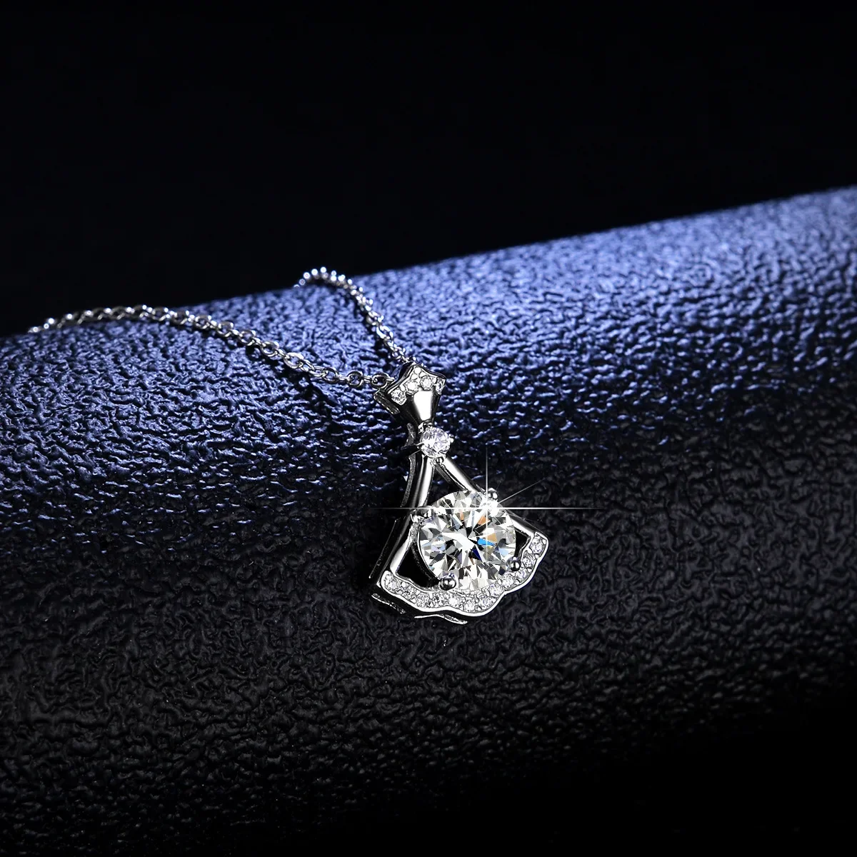 18K gold pendant moissanite necklace for women D color VVS1 diamond skirt pendant clavicle chain ins