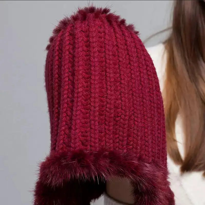 شتاء دافئ محبوك قبعات فرو المنك الحقيقي رقيق في الهواء الطلق المرأة لينة قبعة أنيقة على الموضة مع إيرفلاب ركوب بيني عادية مع الثعلب الحقيقي