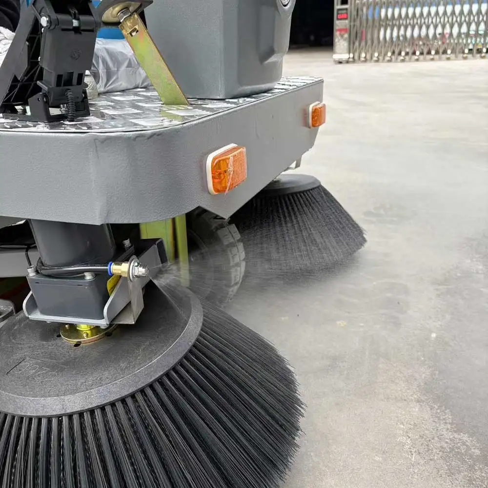 New Automatic Street Road Cleaning Machine Floor Scrubber Industrial Electric Ride-on Sweeper for Factory Without Shipping